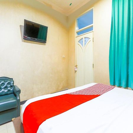 Oyo 90788 Nillo Hotel Kebumen Bagian luar foto